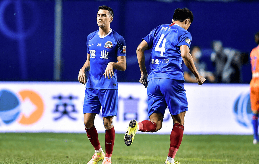 熊猫娱乐网站 -窗口期成都蓉城调整名单以备欧篮联，复出首秀环节打磨，震撼外界，轮换策略成焦点 