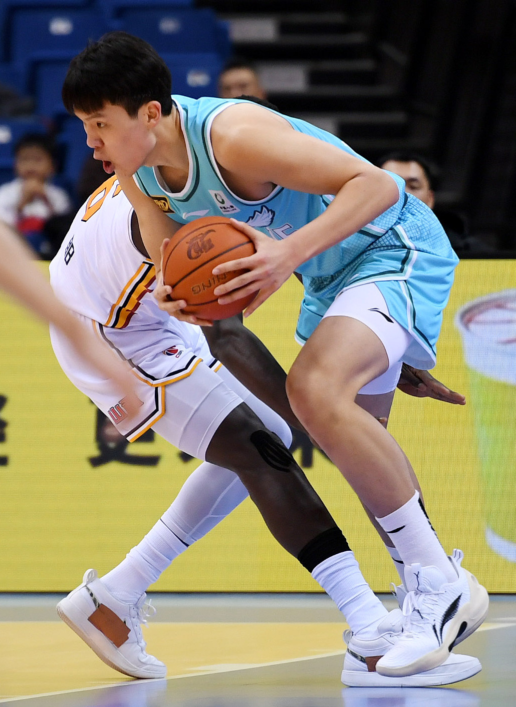 熊猫娱乐 -清晨体能课后，塞维利亚远射贴柱备战CBA常规赛，质疑声仍在，团队化学反应显著(体能测试促进cba俱乐部训练)